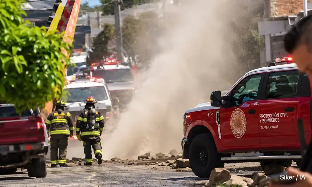 Elementos de emergencia atienden fuga de gas natural en Las Huertas, Tlaquepaque