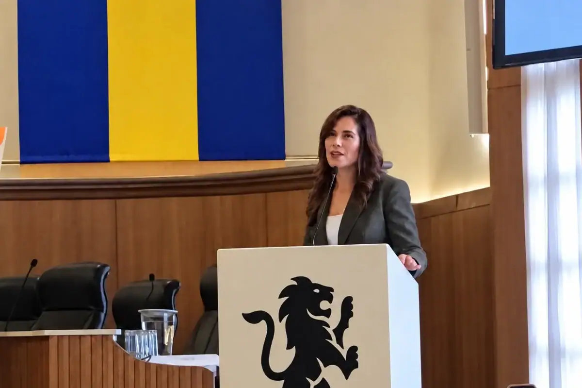 Vero Delgadillo entrega reconocimiento por conservación de fincas con valor patrimonial en Guadalajara