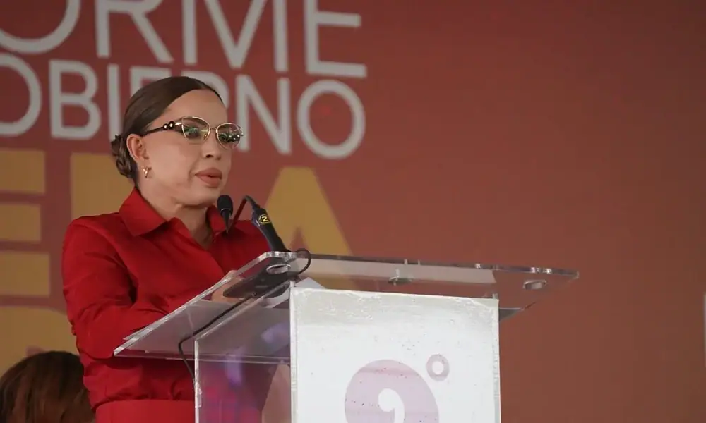 Nena Farías durante la presentación de su Segundo Informe de Gobierno en El Salto.