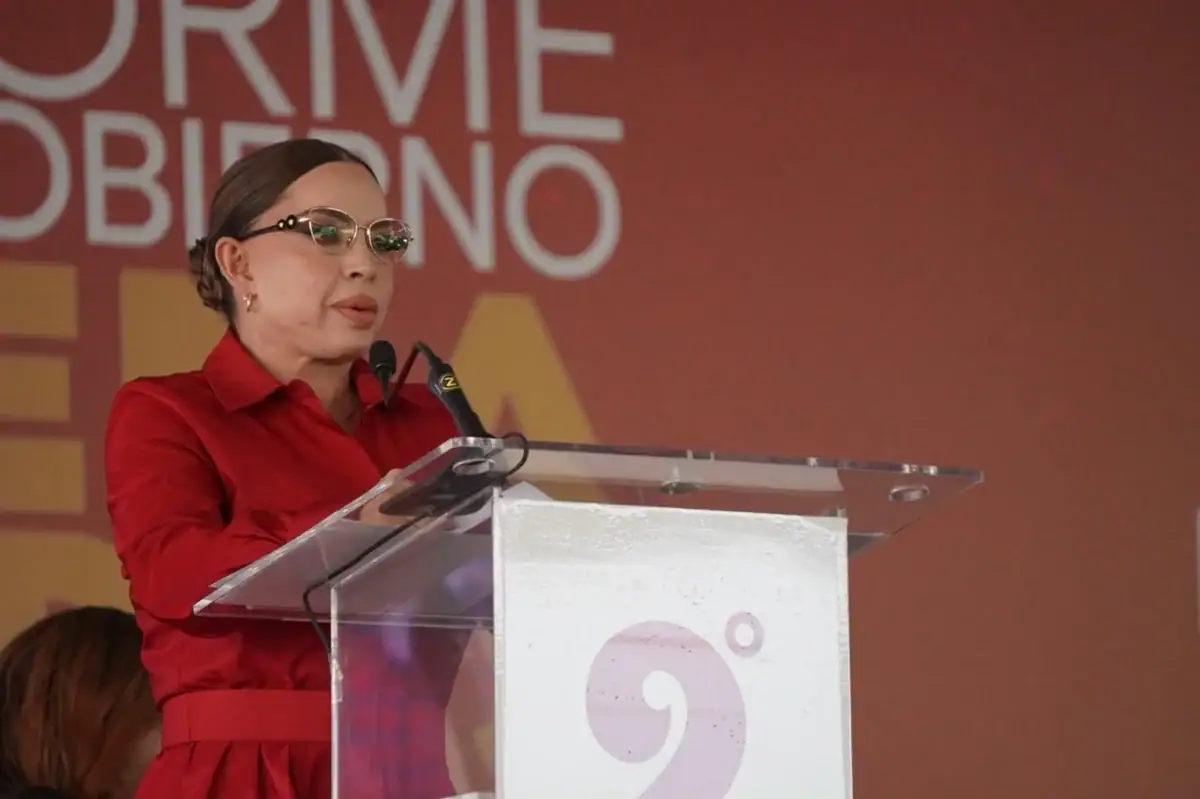Nena Farías durante la presentación de su Segundo Informe de Gobierno en El Salto.