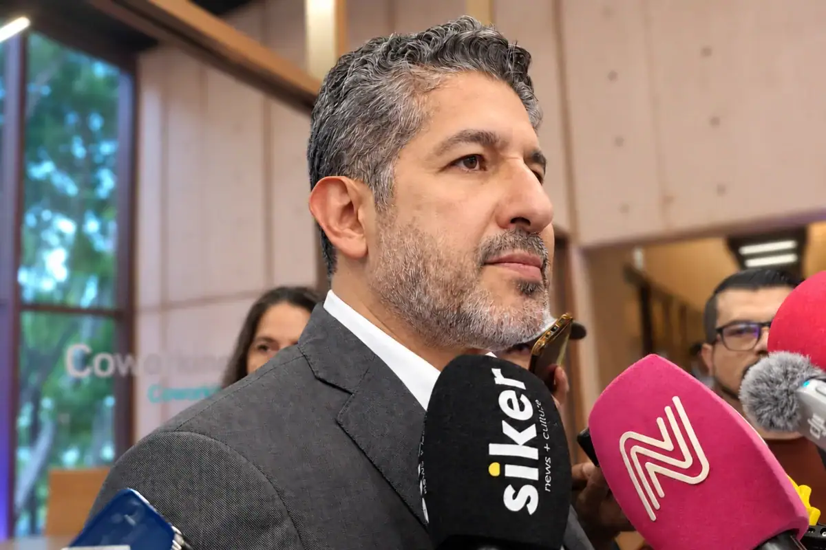 Jalisco prepara restricción de celulares enJalisco prepara restricción de celulares en primarias y secundarias primarias y secundarias