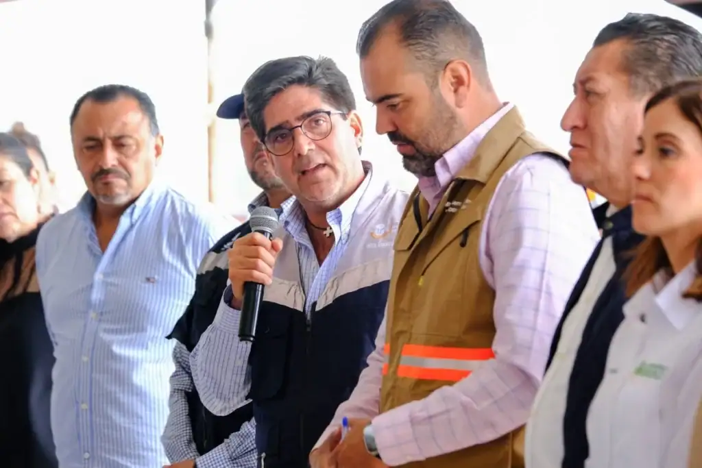 Jalisco y Tlajomulco instalan circuladores solares en la laguna de Cajititlán