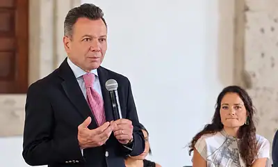 Pablo Lemus entrega rehabilitación de Escuela de Artes con inversión de 73.4 mdp