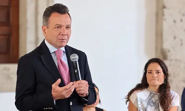 Pablo Lemus entrega rehabilitación de Escuela de Artes con inversión de 73.4 mdp