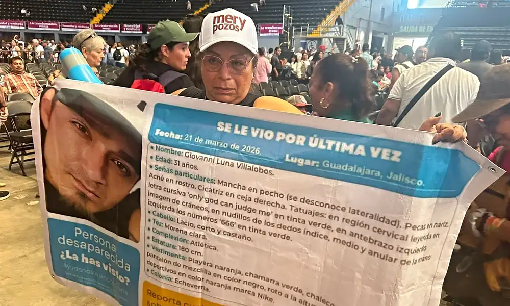 Madre de Giovanni Luna pide apoyo a Sheinbaum para localizarlo
