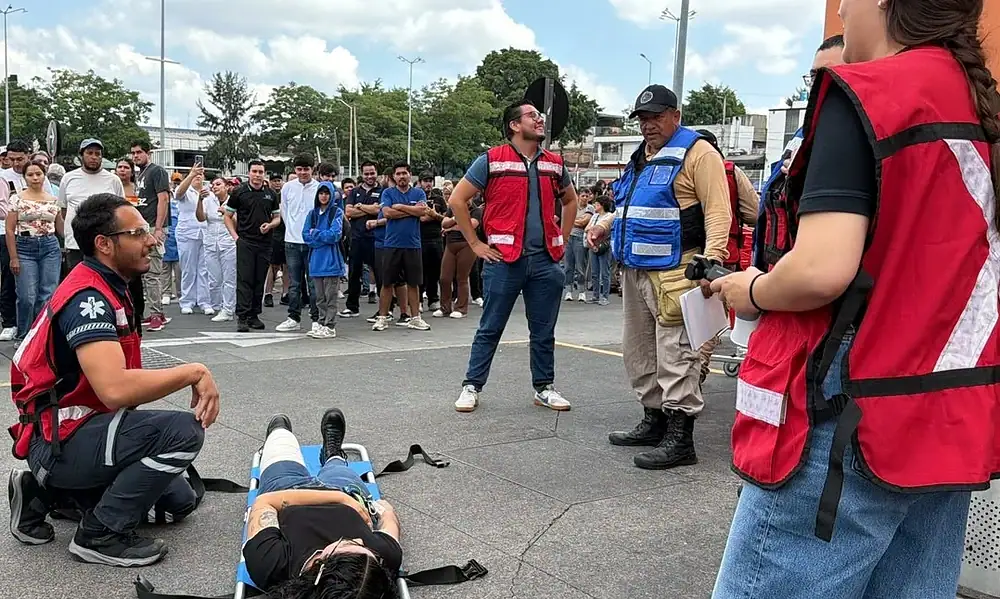 Protección Civil Jalisco vigila posible ciclón tropical en el Pacífico