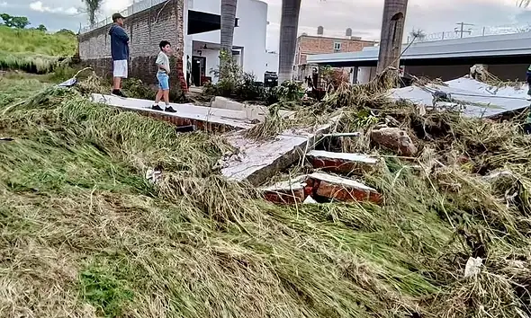 Brigadas recorren viviendas afectadas por inundaciones en Zapotlanejo