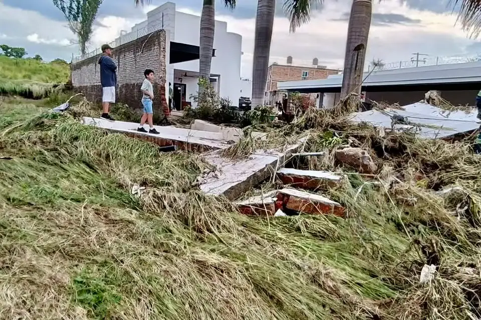 Brigadas recorren viviendas afectadas por inundaciones en Zapotlanejo