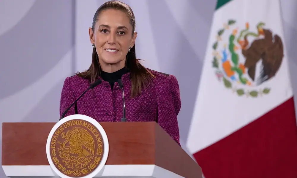Claudia Sheinbaum durante una actividad pública previa a su visita a la Arena VFG de Jalisco.