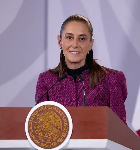 Claudia Sheinbaum durante una actividad pública previa a su visita a la Arena VFG de Jalisco.