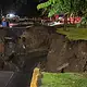 Socavón en avenida Malecón en Tonalá tras las lluvias del 7 de septiembre de 2026.