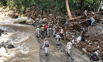 Talpa: buscan a padre arrastrado por creciente; su familia murió