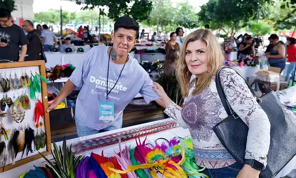 Danzantes y autoridades durante la inauguración de la quinta edición del Tianguis de la y el Danzante en Zapopan.