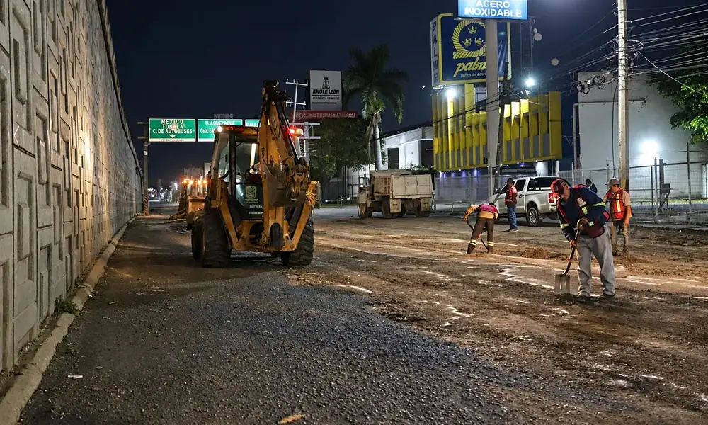 Tlaquepaque interviene lateral de Lázaro Cárdenas entre Fuelle y Oleoducto