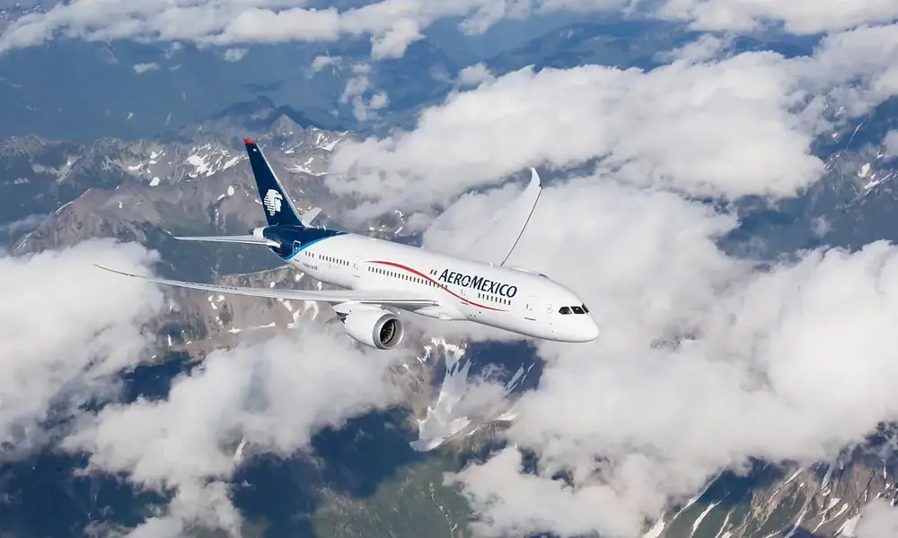 Avión de Aeroméxico que operará la ruta directa Guadalajara-París desde abril de 2027.