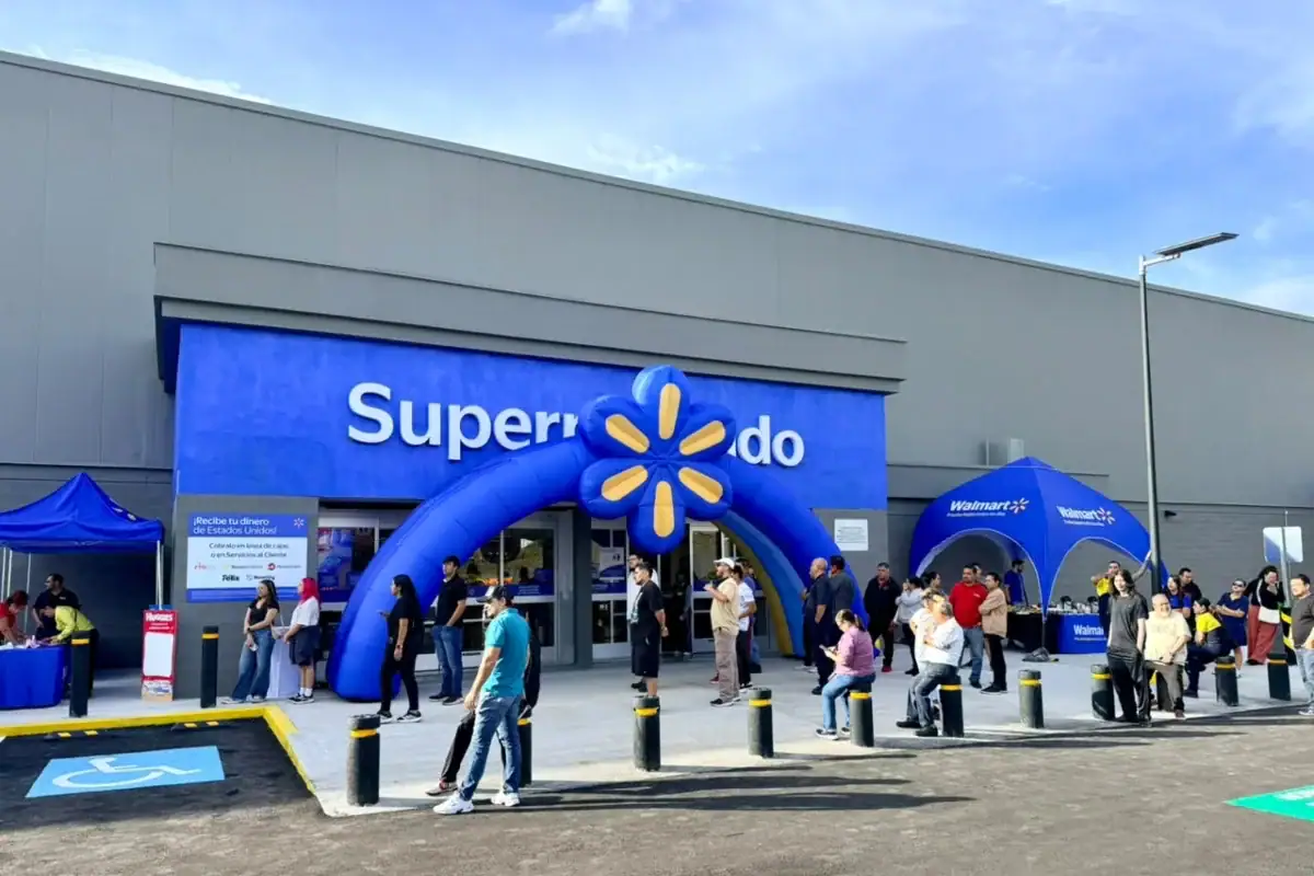Walmart de Periférico y Guadalupe reabre tras incendio de 2024