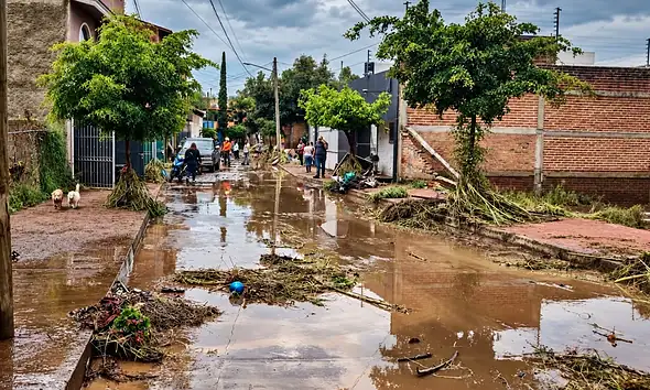 Jalisco entregará apoyos a 114 hogares afectados por inundaciones en Zapotlanejo