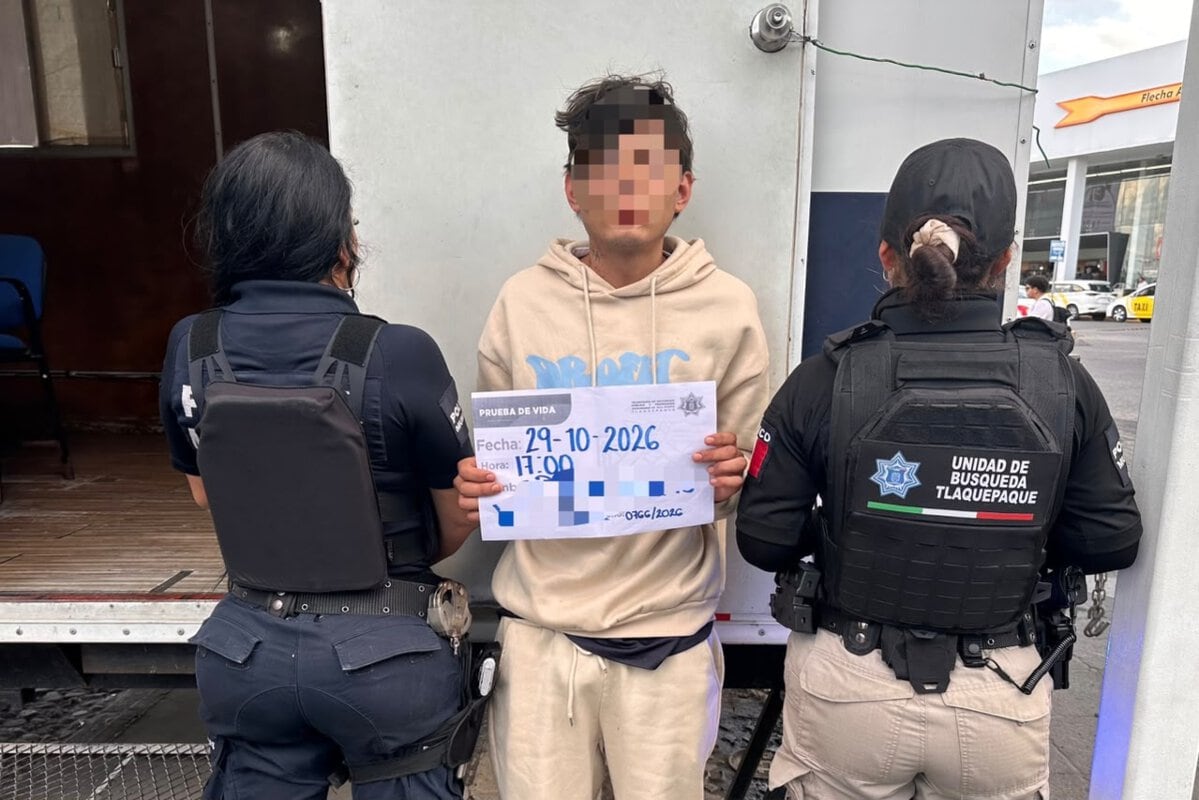 Policías de Tlaquepaque brindan atención en la Nueva Central Camionera.