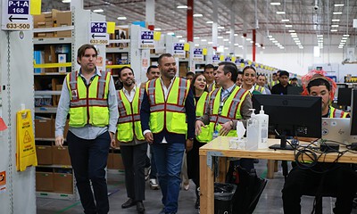 Autoridades de Tlajomulco y representantes de Amazon México anunciaron el proyecto de expansión logística, previsto para 2027.