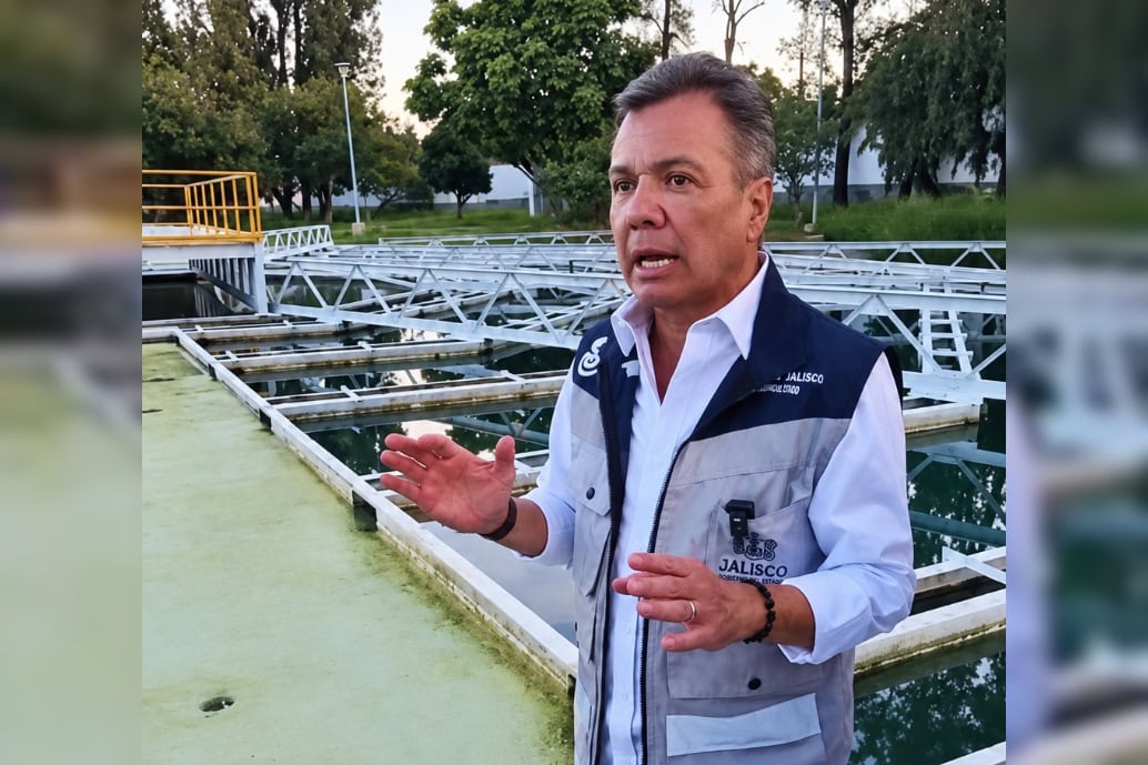 Texto ALT: Pablo Lemus supervisa la Planta Potabilizadora de Miravalle ante problemas de calidad del agua en Guadalajara.