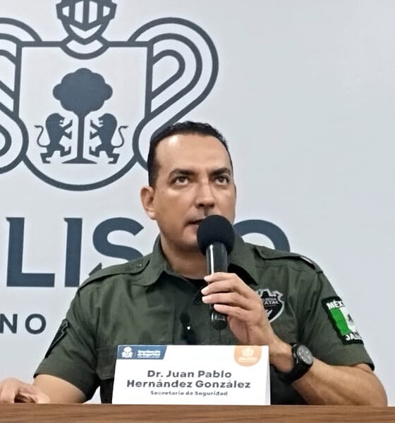 Juan Pablo Hernández González, secretario de Seguridad de Jalisco, informa sobre la investigación contra policías por el operativo del 11 de octubre frente a Casa Jalisco.