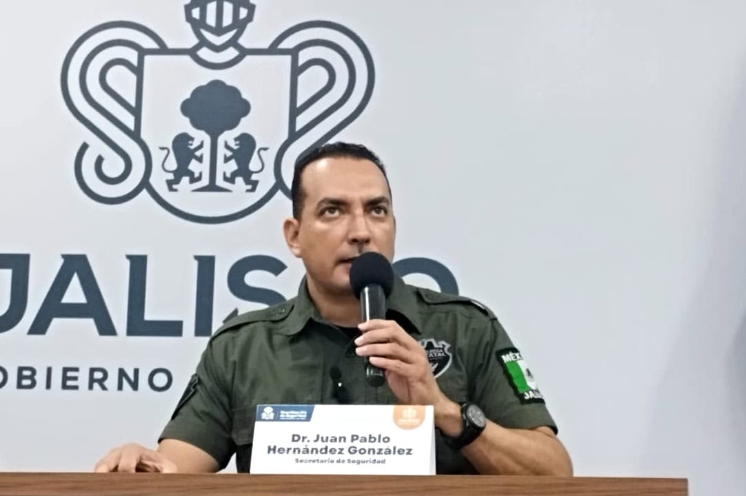 Juan Pablo Hernández González, secretario de Seguridad de Jalisco, informa sobre la investigación contra policías por el operativo del 11 de octubre frente a Casa Jalisco.