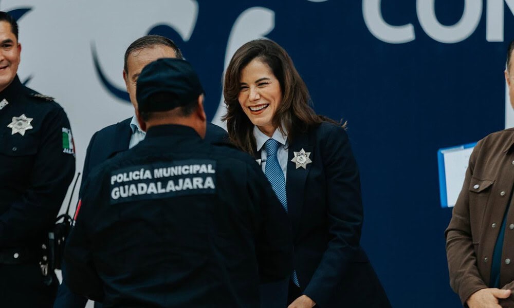 Policías de Guadalajara reciben condecoraciones por años de servicio y méritos