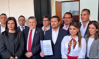 Funcionarios del Gobierno de Jalisco presentan al Congreso la iniciativa para el acueducto sustituto Chapala–Guadalajara.