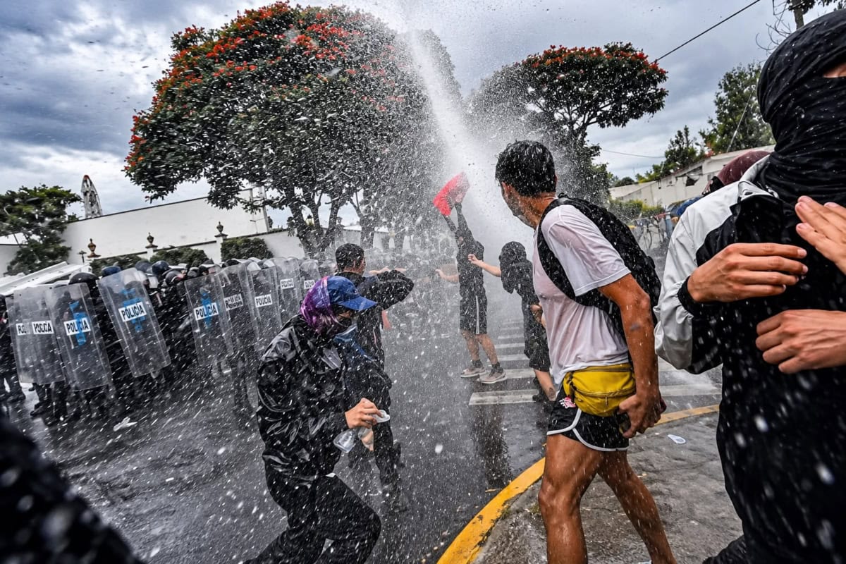 Siete detenidos trasladados a Puente Grande tras protesta por agua limpia en Guadalajara
