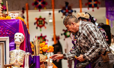Autoridades de Cultura Jalisco presentan la agenda cultural de Día de Muertos 2026, con exposiciones, altares, talleres y música.