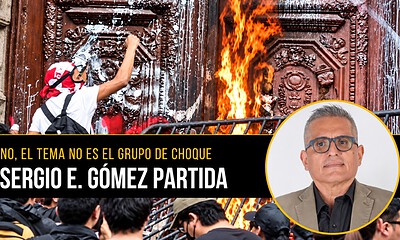 Al Gobernador Pablo Lemus le metieron, en la casa que le prestamos un rato, una pipa, una manguera y gas lacrimógeno.