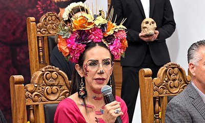 La presidenta municipal de Tlaquepaque, Laura Imelda Pérez, presentó el Festival de Día de Muertos