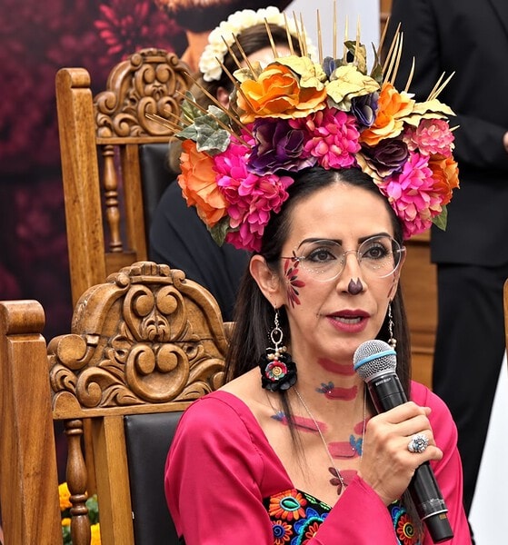 La presidenta municipal de Tlaquepaque, Laura Imelda Pérez, presentó el Festival de Día de Muertos