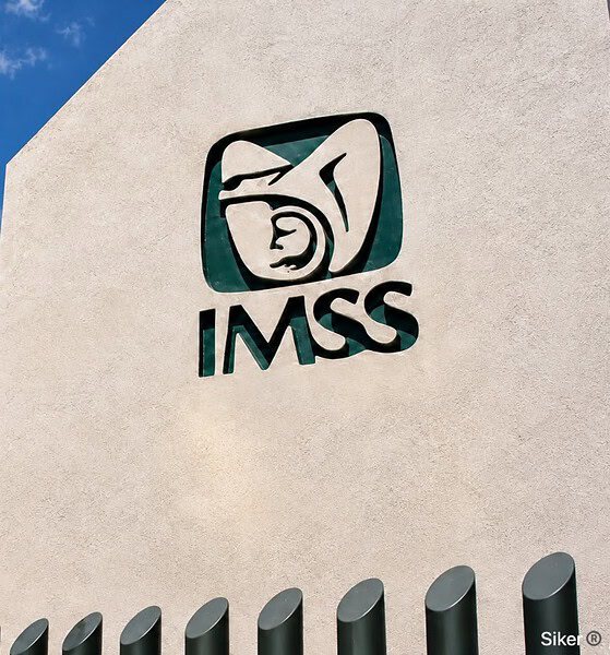 Claudia Sheinbaum y Zoé Robledo presentan doce acciones para mejorar la atención médica y las condiciones laborales en el IMSS.
