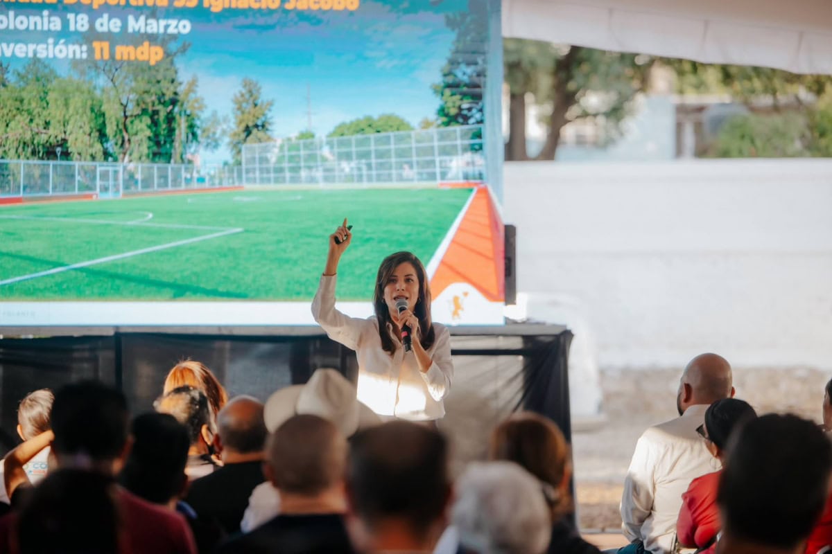 Verónica Delgadillo entrega la rehabilitación de la Unidad Deportiva 35 Ignacio Jacobo, en Guadalajara, con una inversión de once millones de pesos.