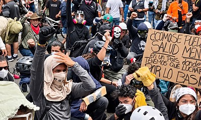 Marcha por agua limpia en Guadalajara termina con destrozos