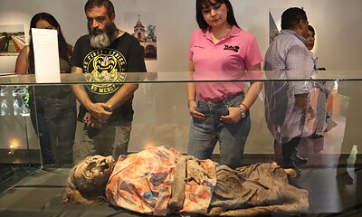 Momias de Encarnación de Díaz exhibidas en Tlajomulco