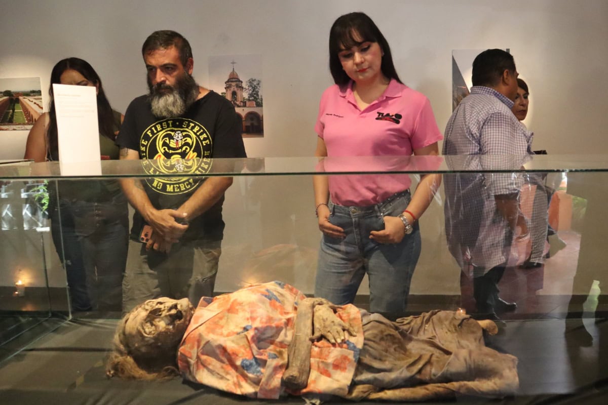 Momias de Encarnación de Díaz exhibidas en Tlajomulco