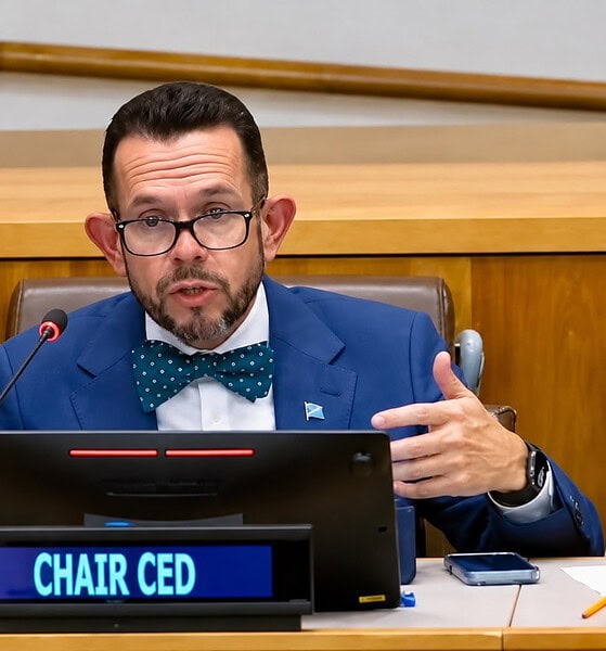 Juan Pablo Albán Alencastro, presidente del Comité contra la Desaparición Forzada de la ONU, durante la presentación de su informe anual ante Naciones Unidas.