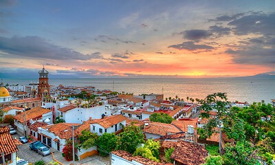 Puerto Vallarta reactiva actividades turísticas después del Huracán Simón