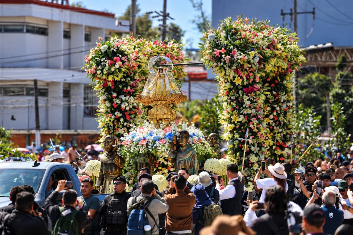 Miles de peregrinos y danzantes acompañan a la Virgen de Zapopan durante la edición 292 de la Romería del 12 de octubre de 2026.
