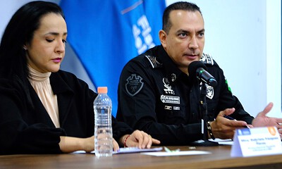 Juan Pablo Hernández, secretario de Seguridad de Jalisco, responde preguntas sobre el uso de gas lacrimógeno durante la marcha por agua limpia del 11 de octubre.