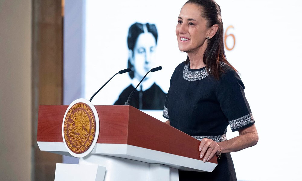 La Presidenta Claudia Sheinbaum anuncia recursos federales para infraestructura hídrica de Jalisco durante su conferencia matutina del 21 de octubre de 2026.