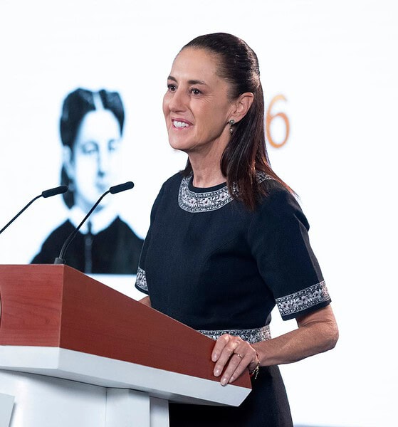 La Presidenta Claudia Sheinbaum anuncia recursos federales para infraestructura hídrica de Jalisco durante su conferencia matutina del 21 de octubre de 2026.
