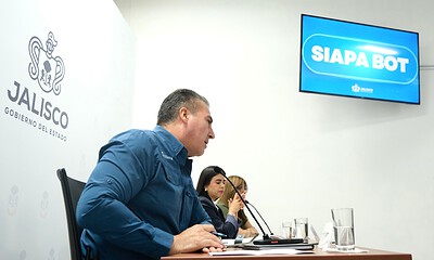 Ismael Jáuregui Castañeda y Luis Enrique Barboza Niño presentan SIAPABot