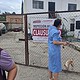 Personal de Inspección Ambiental de Tlaquepaque coloca sellos de clausura en un punto de abastecimiento de agua para pipas.
