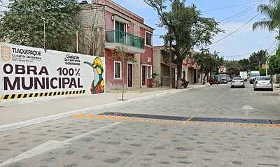 Obras de pavimentación y rehabilitación de infraestructura hidráulica en San Martín de las Flores, Tlaquepaque.