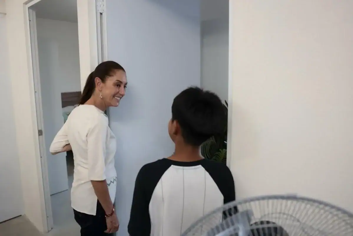 Vivienda para el Bienestar llega a 43% de avance; entregan 900 casas