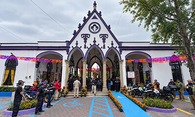 Operativo de seguridad en cementerios de Zapopan por el Día de Muertos.